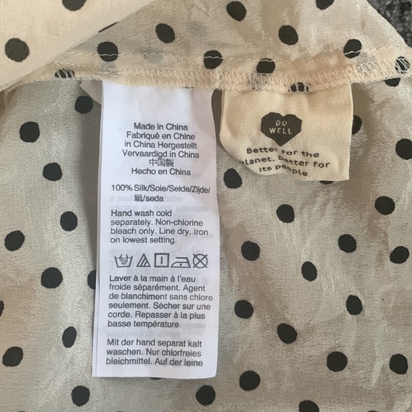 Madewell Silk V-Neck Shoulder-Ruffle Top in Inkbrush Dots Size Medium - Picture 9 of 11